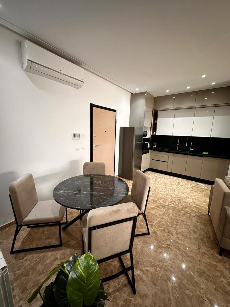 Apartment Joli A Jardin De Carthage